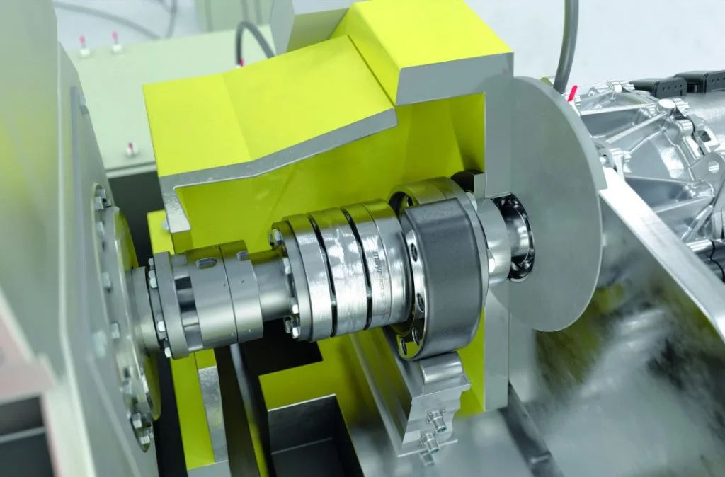 Baserad på den beprövade stållamellkopplingen ROBA® DS har mayr® Power Transmission utvecklat en viktoptimerad aluminiumvariant med oförändrad prestandatäthet. Kopplingen är kompatibel med alla vanliga momentgivare som standard.
Bildkälla: mayr® power transmission