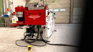 Dette billede illustrere Hydroscand moderniserar sin rörbockningsproduktion med ny CNC-styrd rörbockningsmaskin