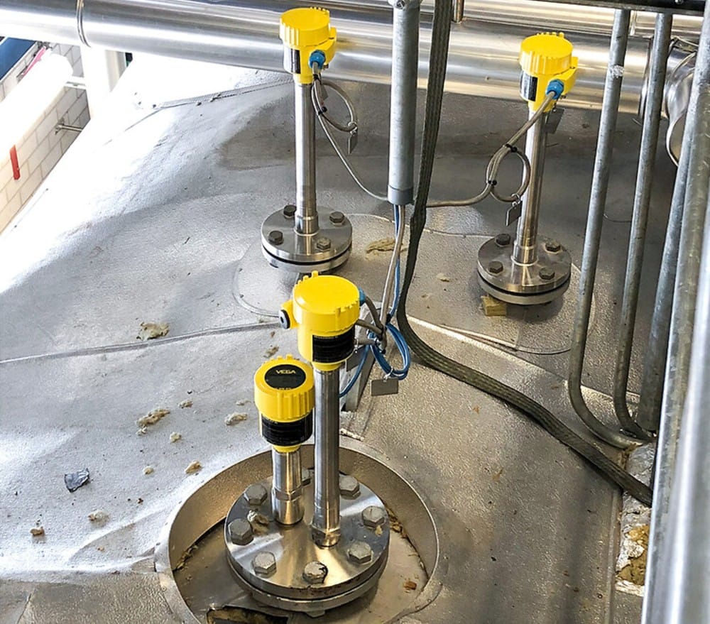 Tillförlitlig nivåmätning optimerar ångproduktionen i processindustrin
