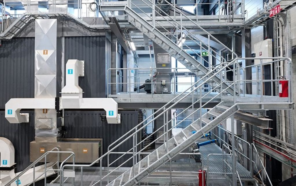 Weland har levert plattformer, trapper og gangbro som gir sikker tilgang for drift og service på åtte ulike nivåer i Nordic Bioenergys svenske varmeanlegg i Åmål.